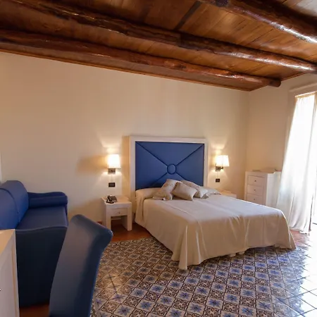 Πανσιόν Maison Tofani 4*