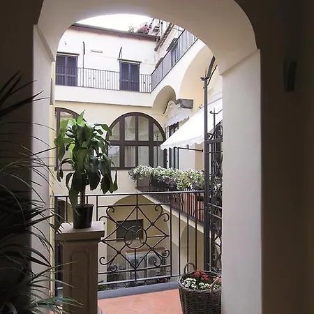 Πανσιόν Maison Tofani 4*